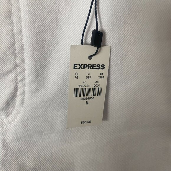 Express 90's High Risee Distressed Shorts - Picture 10 of 15